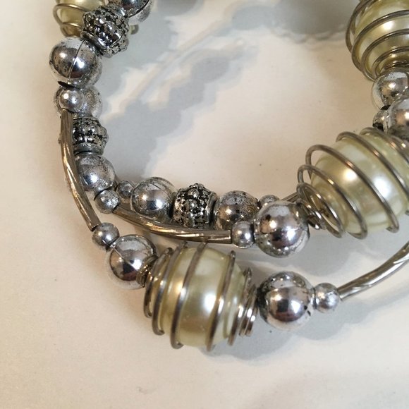Beaded Coil Bracelet Wire Wrap Multi Layer Faux Pearl Shell Silver Tone Metal - Picture 4 of 6